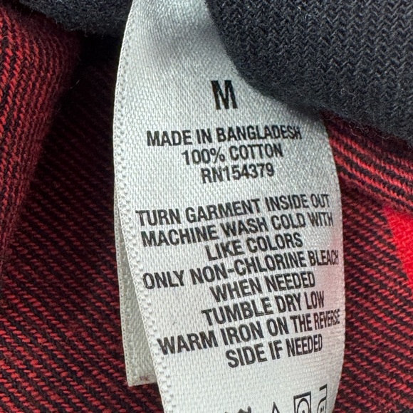 Aeropostale Red and Black Checkered Men's Shirt - Picture 4 of 4